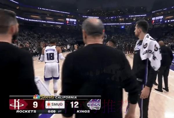 威少开局3中0拿到0分4篮板3助攻，暂停期间和裁判沟通判罚